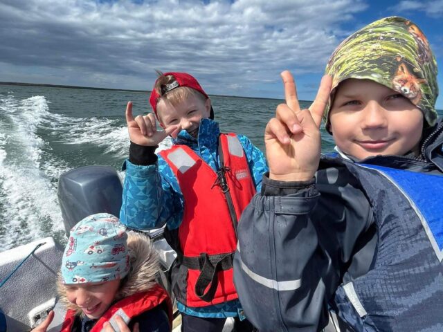 Kärdla Põhikooli 1. klassi lapsed käisid merel