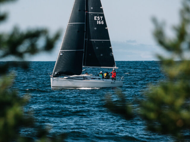 V Dago regatt algas päikesetõusuga Kärdlast