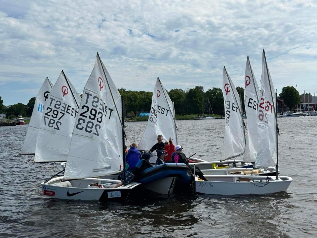18-19. juunil tegid meie kõige pisemad purjetajad oma suuri ja suuremaid tegusid LHV 1. regatil, Pärnus